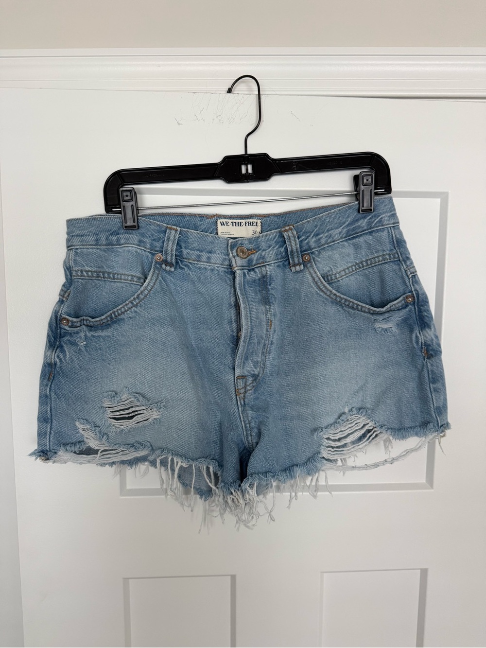 WE THE FREE by Free People Denim Shorts - Light Wash - Women’s 30